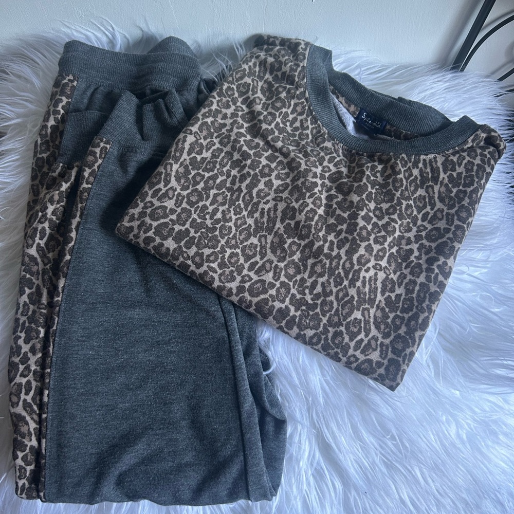 Splendid Lively Leopard print lounge set Size XS